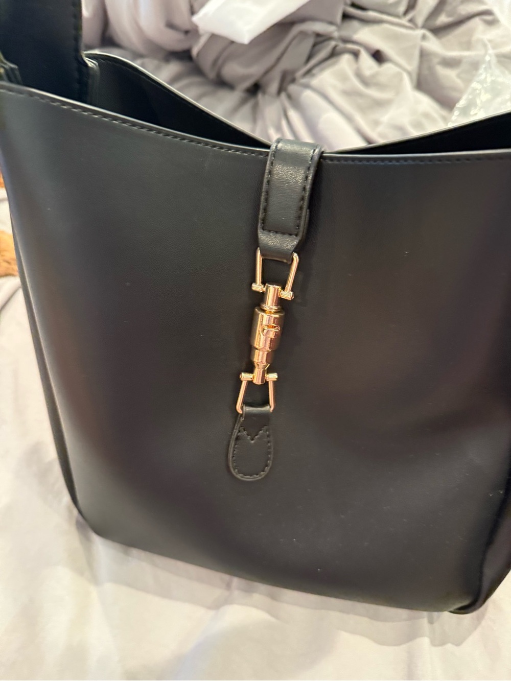 BEAUTIFUL Classic Black Leather Bucket Bag with Gold Hardware